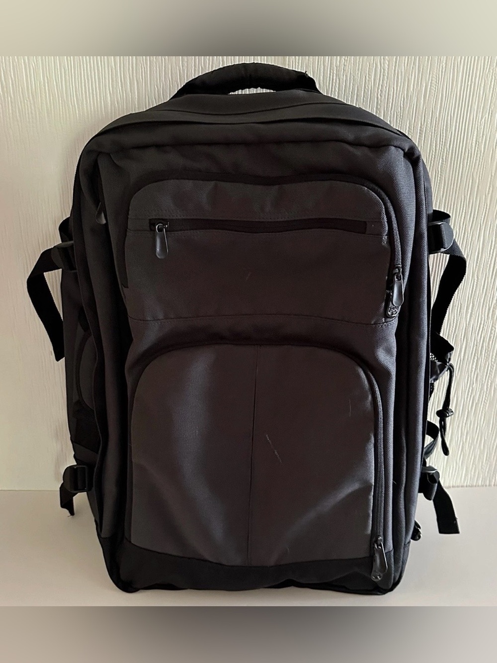 Rick Steves Europe Kiva Designs Gray/Black Convertible Travel Backpack 24x16x8”